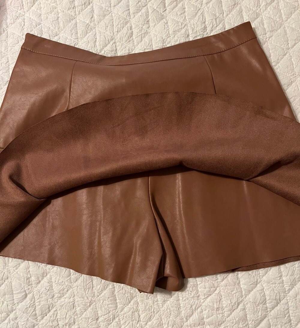 DO+BE Brown Faux Leather Ruffled Skort Style Y18903 - Picture 7 of 7